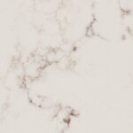 Biały Konglomerat z żyłką Caesarstone na blaty kuchenne, parapety i schody. Caesarstone gwarancja